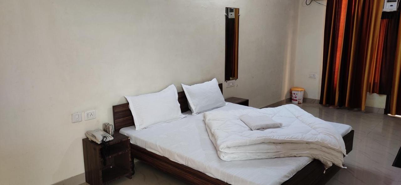 Hotel Gopi Dham Haridwār Exterior foto